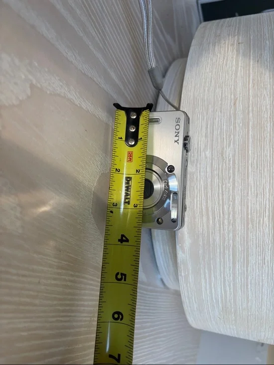 Sony Compact Point-and-Shoot Camera in Silver - Picture 13 of 14